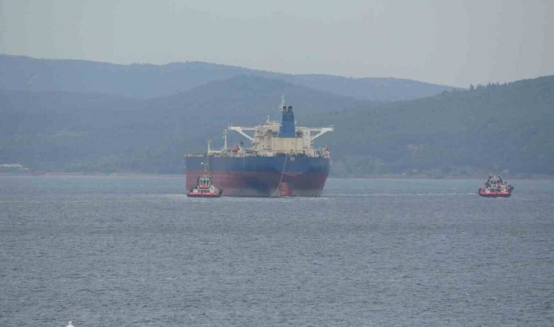 Mısır’dan Yalova’ya bakıma giden 274 metre uzunluğundaki tanker, Çanakkale Boğazı’ndan