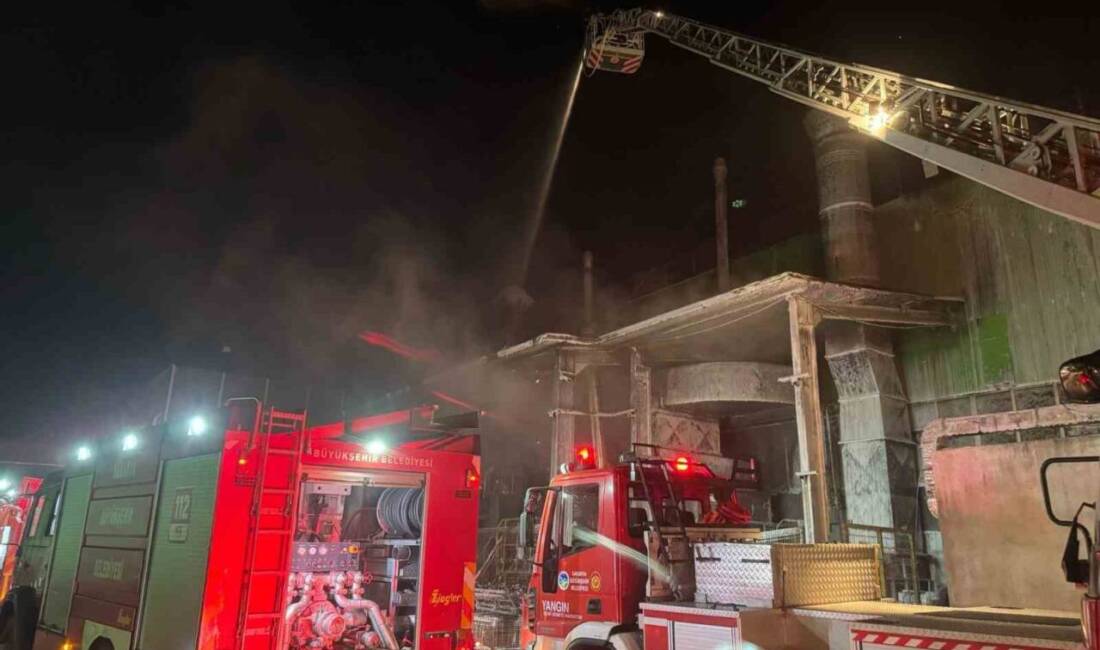 Sakarya’nın Arifiye ilçesinde bulunan Tırsan Fabrikası’nın boyahane kısmında yangın çıktı.