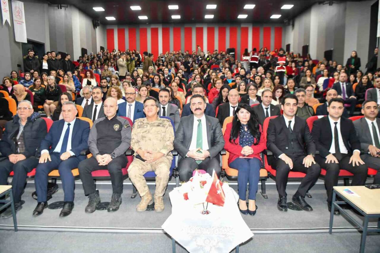 Tunceli’de, Aile ve Sosyal Politikalar İl Müdürlüğü, 8 Mart Dünya