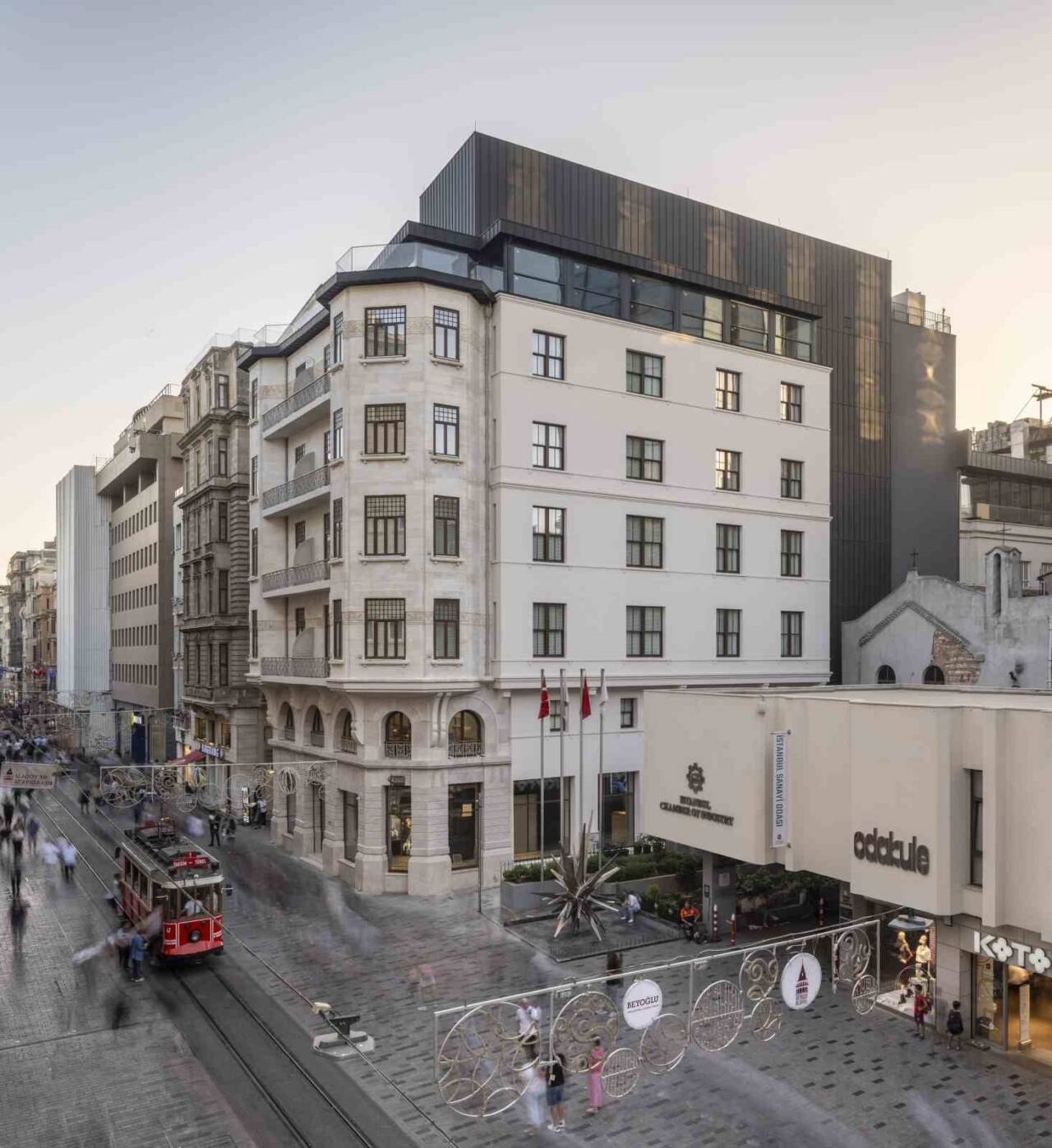 Türkiye İş Bankası Resim Heykel Müzesi’nin ilk Sanat Tarihi Sertifika