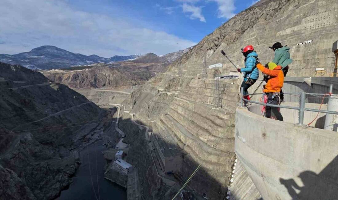 Türkiye’nin en yüksek 2. barajı unvanına sahip olan Artvin’deki 249