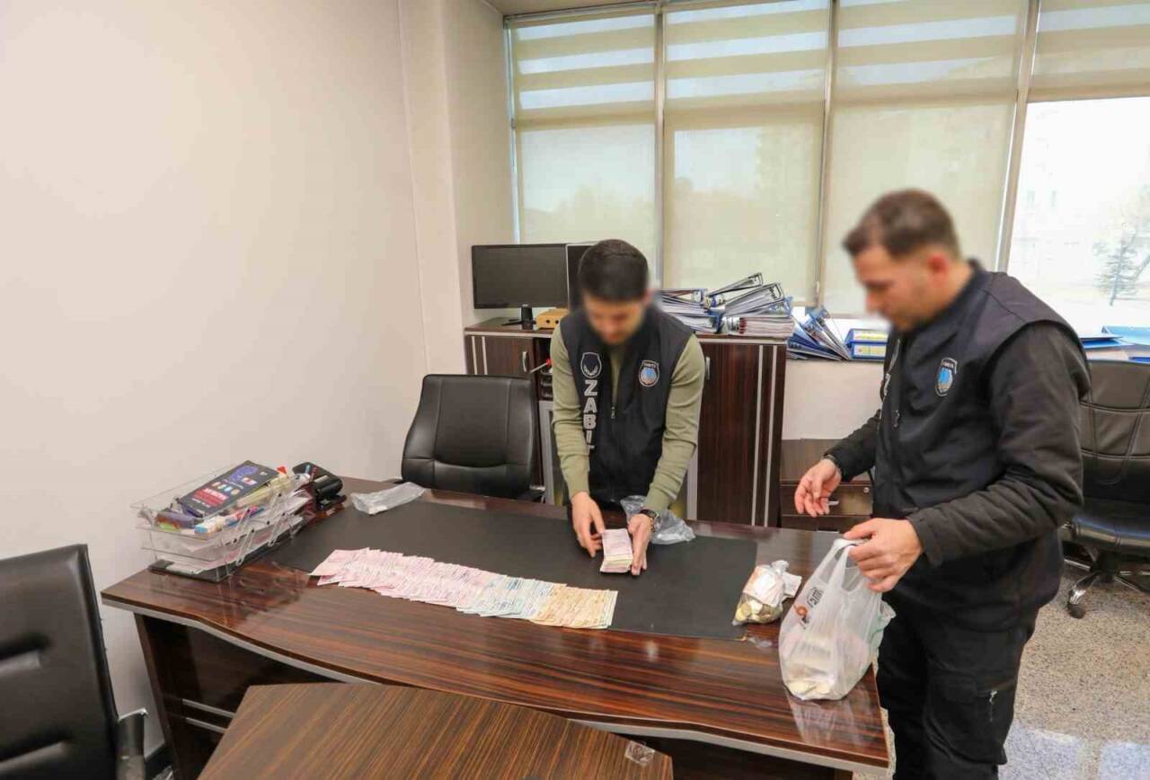 Van Büyükşehir Belediyesi zabıta ekipleri, Ramazan ayını fırsat bilip vatandaşların