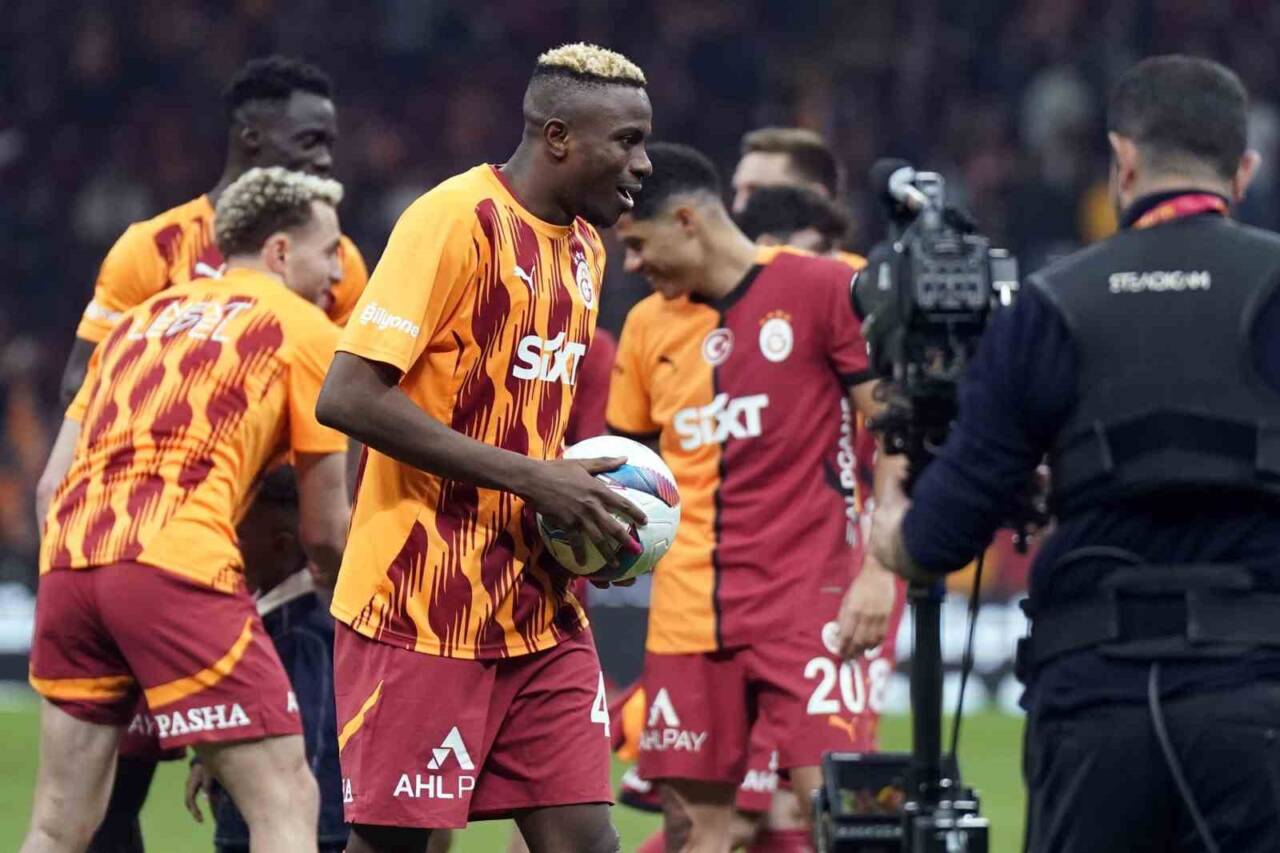 Galatasaray’ın Nijeryalı futbolcusu Victor Osimhen, bu sezon şampiyon olarak 5.