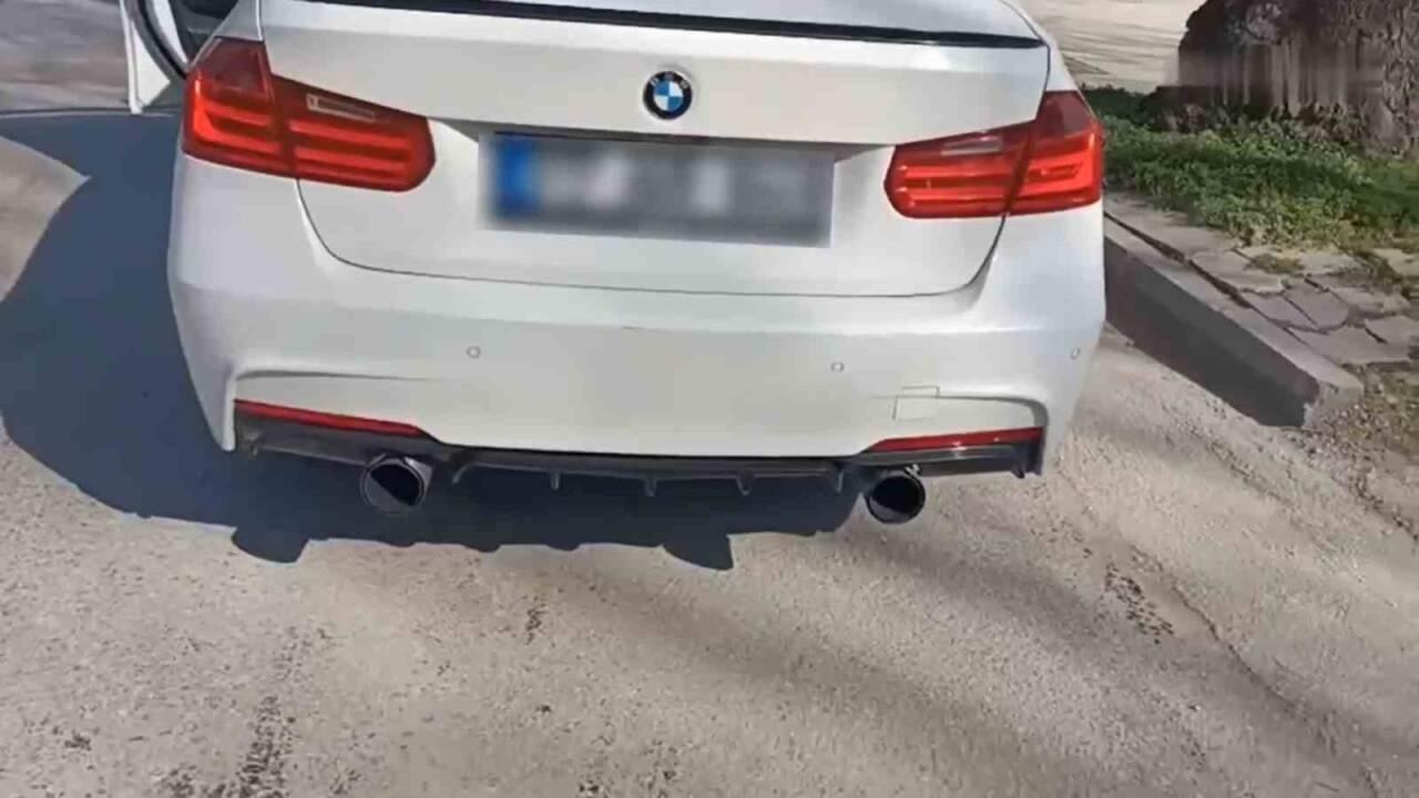 Yalova’da abartılı egzoz kullanan 6 araç trafikten men edilirken sürücülerine