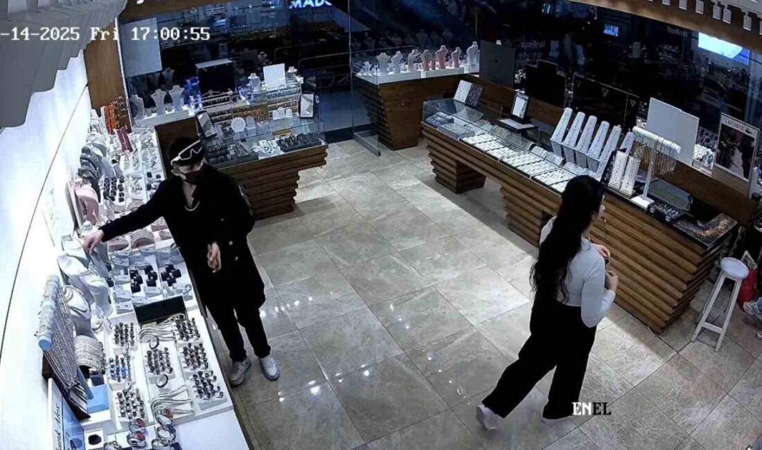 Yalova'da bir mağazada cerrahi maske takarak hırsızlık yapan bir şüpheli,