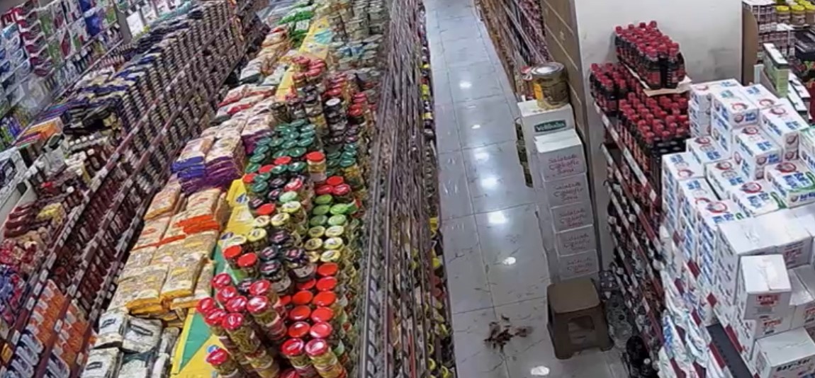 Hakkari’nin Yüksekova ilçesinde de hissedilen Irak merkezli 4.8 büyüklüğündeki deprem