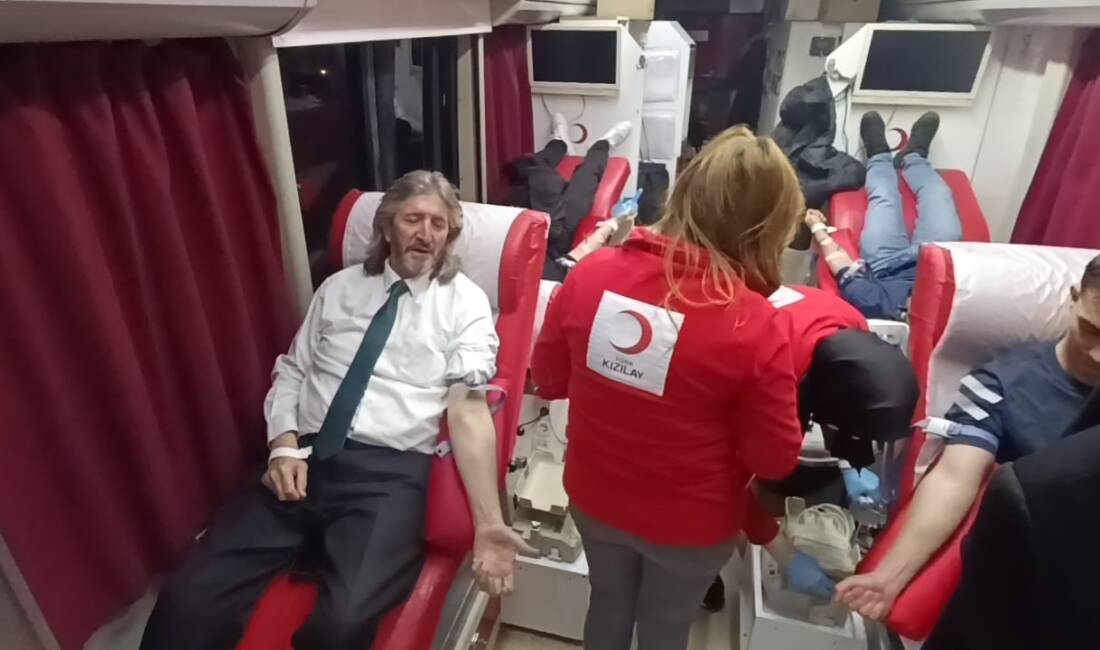 Zonguldak'ta düzenlenen kan bağışı kampanyası, yoğun katılımla gerçekleşti. Zonguldak Gazeteciler