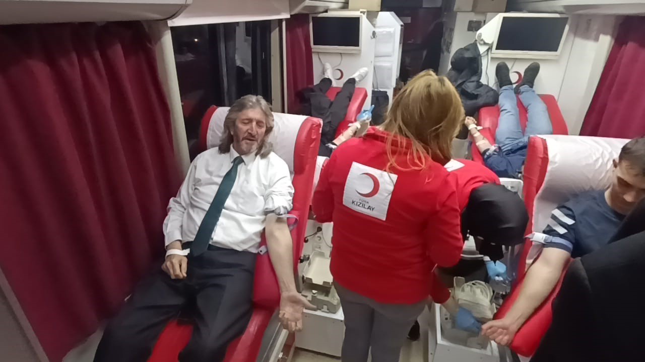 Zonguldak'ta düzenlenen kan bağışı kampanyası, yoğun katılımla gerçekleşti. Zonguldak Gazeteciler