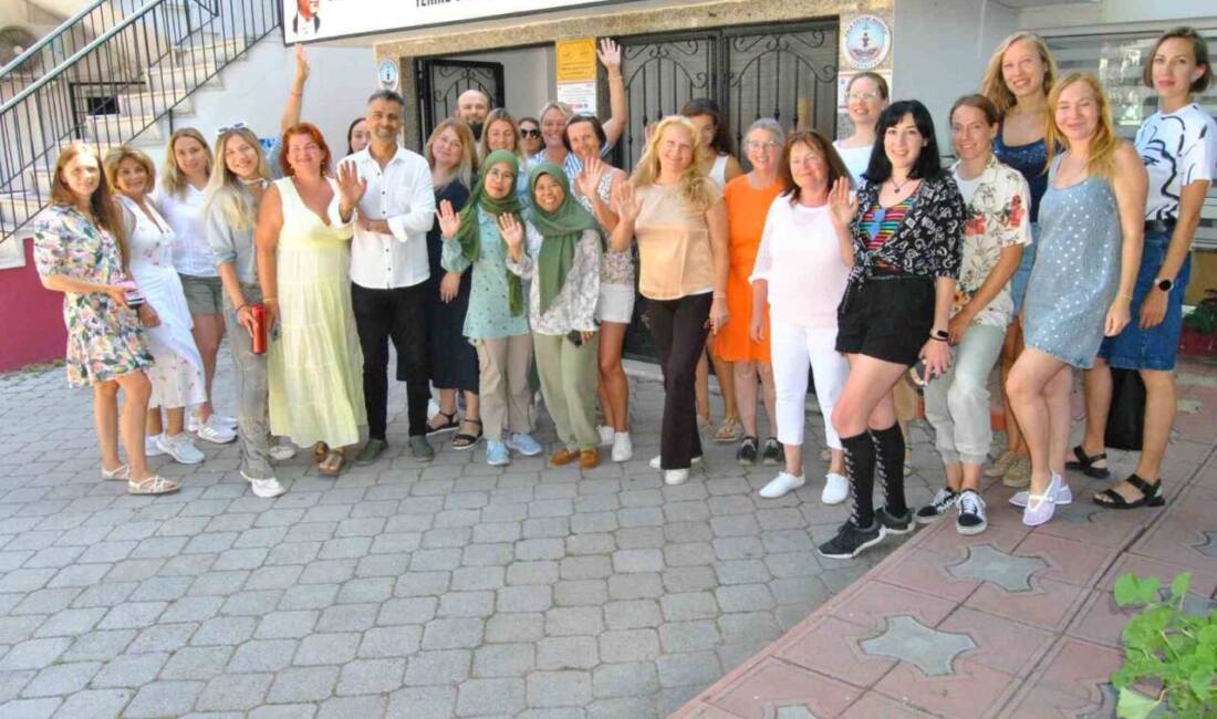 Fethiye'de, 209 yabancı uyruklu kişi Türkçe kursuna katılıyor. Almanca-Türkçe Öğretmeni