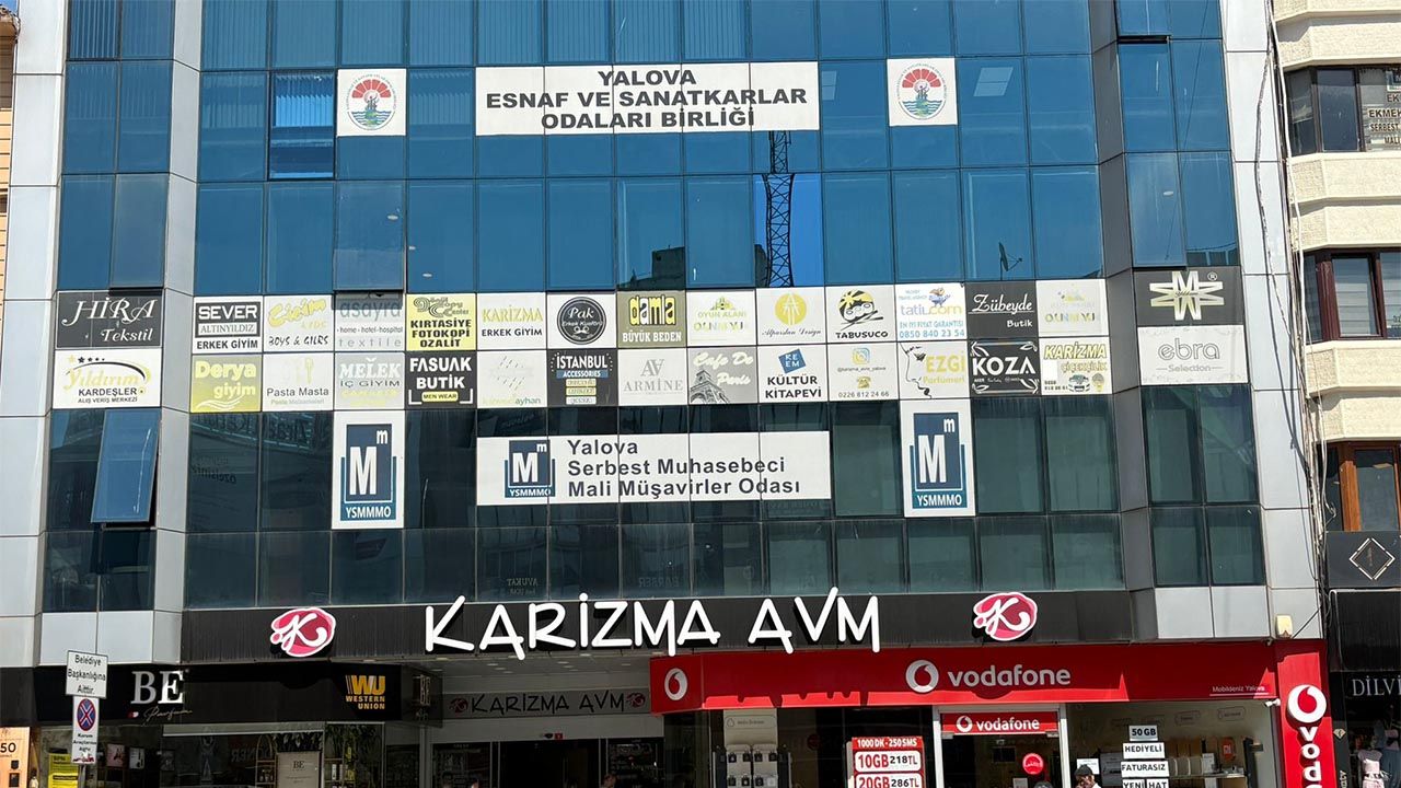 Kendi Binası Nerede, Hizmet AVM Köşesinde! Yalova Belediyesi’nin, hizmet birimlerinin