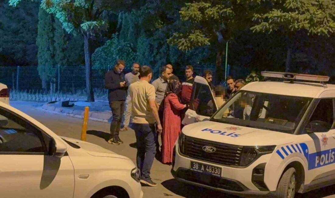 Kayseri'nin Talas ilçesinde 12 yaşındaki Y.C.K., tartıştığı üvey babası H.P.'yi