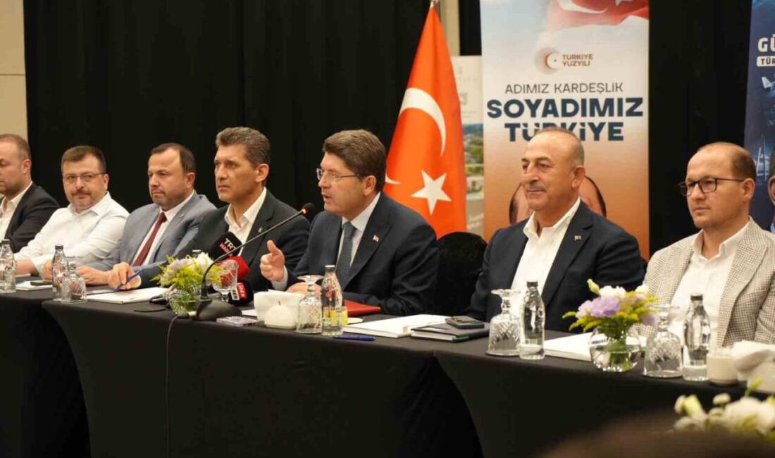 Adalet Bakanı Yılmaz Tunç, Antalya'da avukatlarla yaptığı toplantıda yapay zekanın