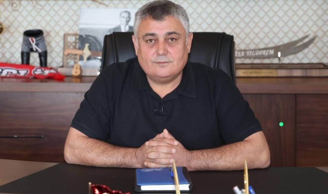 Antalya Aksu Belediye Başkanı İsa Yıldırım, CHP'den istifa ettiğini ve