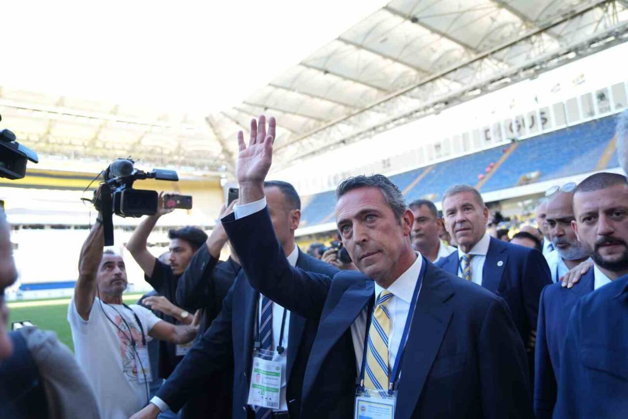 Fenerbahçe'de başkanlık seçiminde Sadettin Saran'a kaybeden Ali Koç, üyelerine veda