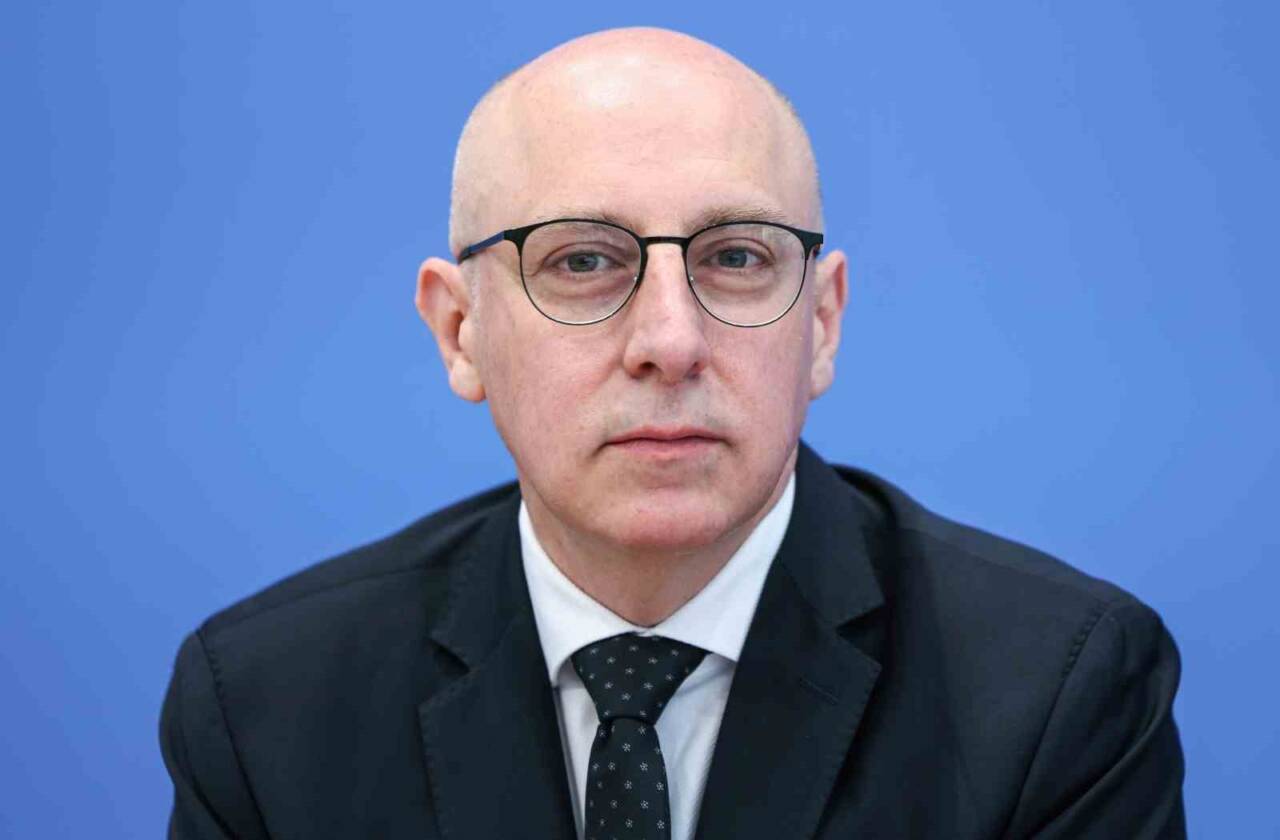 Almanya İçişleri Bakanı Alexander Dobrindt, Sinan Selen’i Anayasayı Koruma Teşkilatı’nın