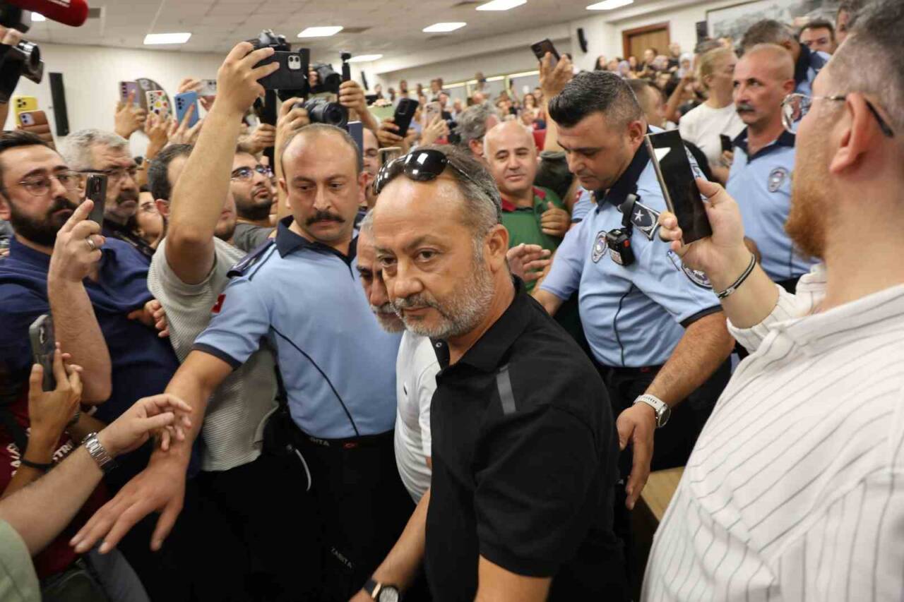 Aydın Büyükşehir Belediye Başkanı Özlem Çerçioğlu’nun CHP'den AK Parti’ye geçişinin