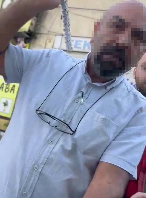 İstanbul Bağcılar'da yol verme nedeniyle yaşanan tartışma, kornaya basan sürücüyü