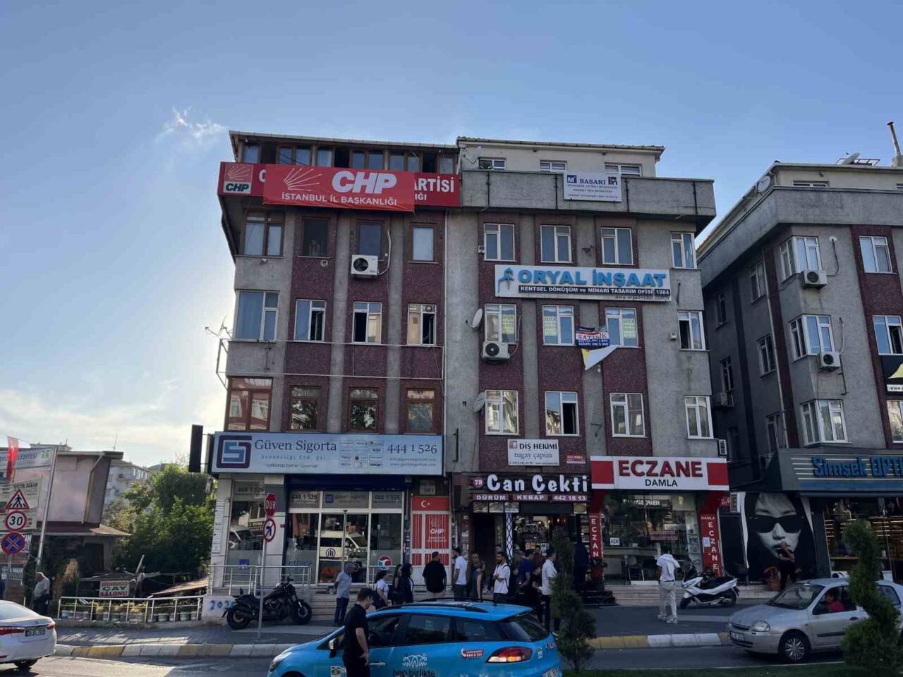 CHP Genel Merkezi, İstanbul İl Başkanlığı'nın Sarıyer'deki binasını kapatarak Bahçelievler'e