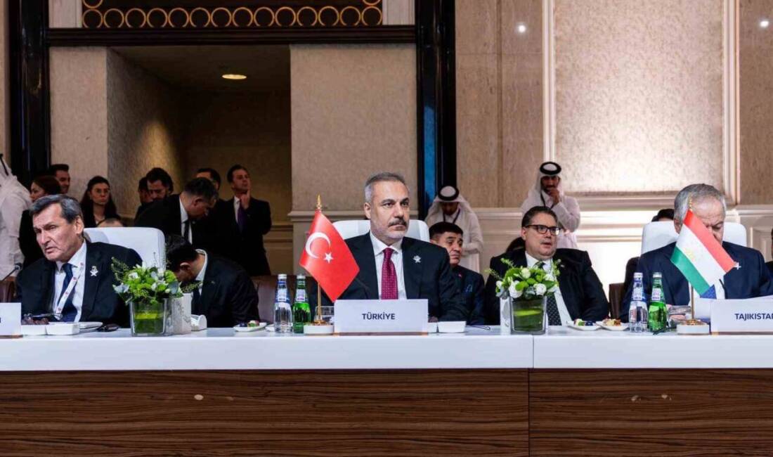 Dışişleri Bakanı Hakan Fidan, Katar’ın Doha şehrinde düzenlenen İİT-Arap Ligi