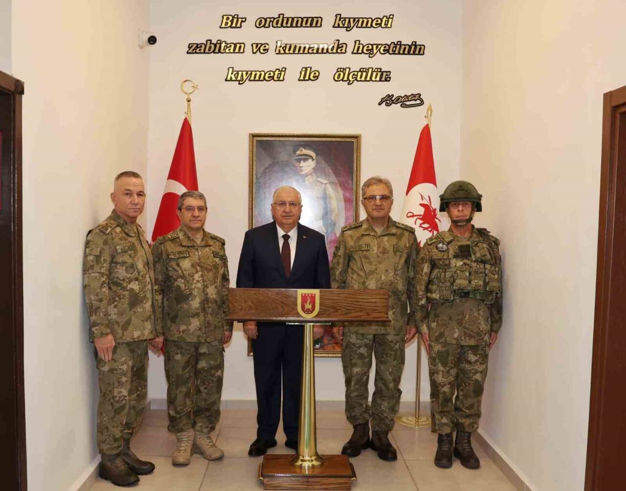 Milli Savunma Bakanı Yaşar Güler, Konya'da Kara Kuvvetleri Komutanlığı'nın Eğitim