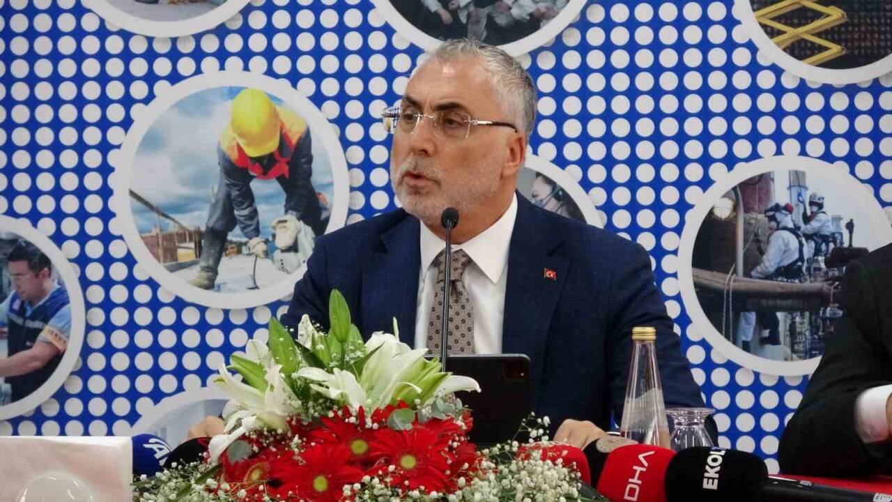 Çalışma ve Sosyal Güvenlik Bakanı Vedat Işıkhan, Burdur'da yaptığı açıklamada,