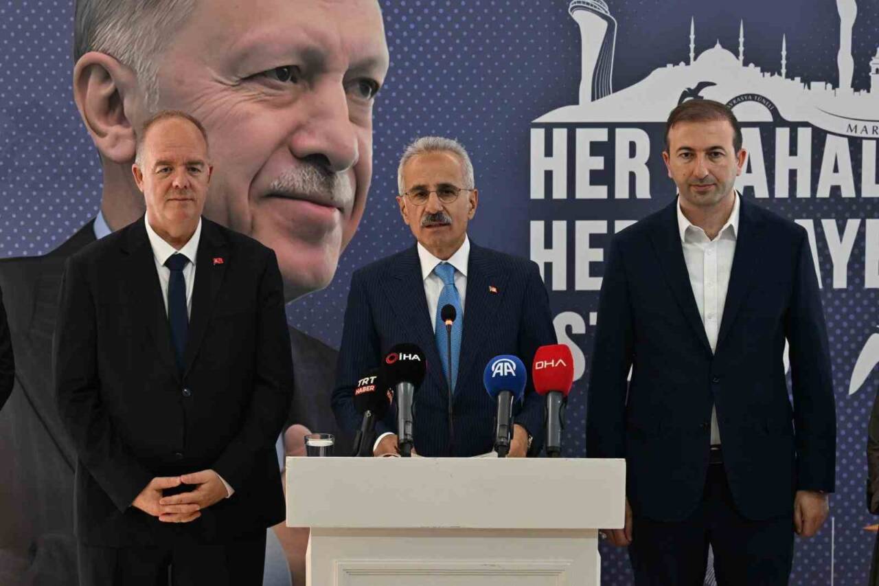 Ulaştırma ve Altyapı Bakanı Abdulkadir Uraloğlu, İstanbul'da ulaşım altyapısına 1,6