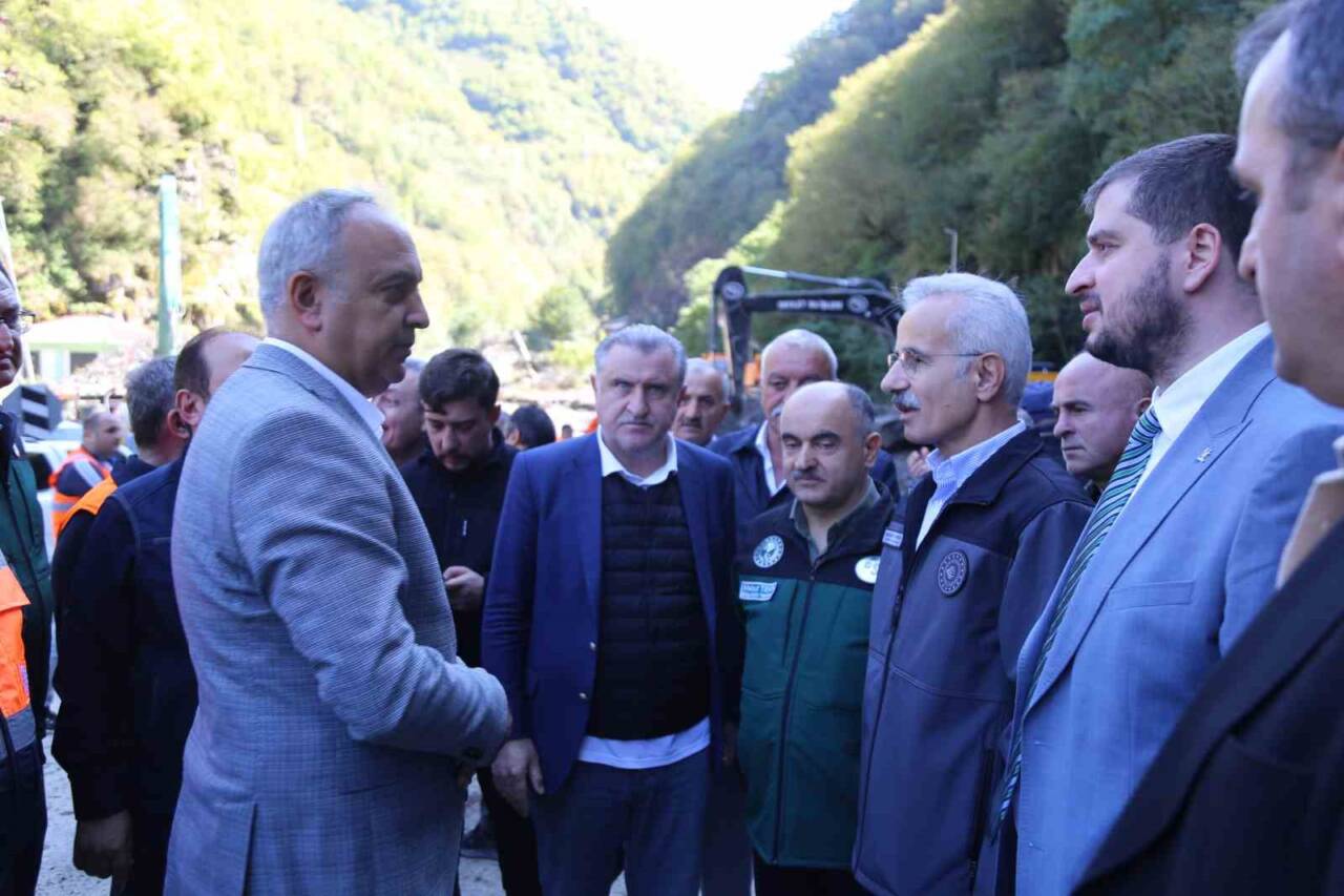 Artvin’in Borçka ilçesinde 20 Eylül'de yaşanan sel felaketi sonrası Ulaştırma