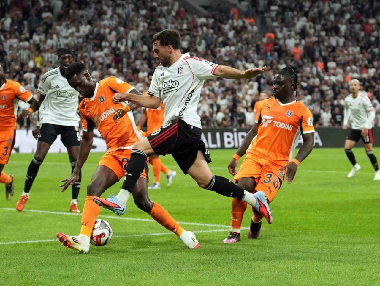 Beşiktaş, Orkun Kökçü'nün Başakşehir maçı sonrası kırmızı kart cezasına itiraz