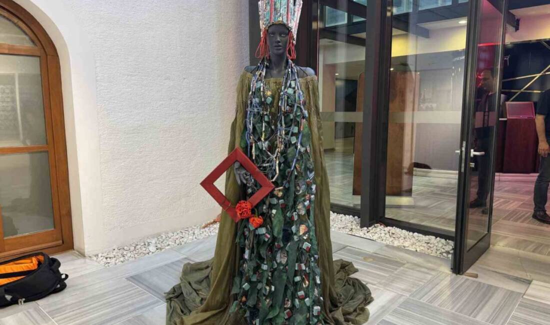 Beyoğlu'nda geri dönüşüm malzemeleriyle üretilen "ART-icle" sergisi, 6 Daire Sanat