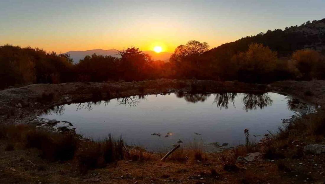 Bolu'nun Mudurnu ilçesindeki 1500 rakımlı Karapınar Kavağı köyü, yaz aylarında
