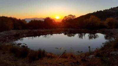 Bolu'nun Mudurnu ilçesindeki 1500 rakımlı Karapınar Kavağı köyü, yaz aylarında
