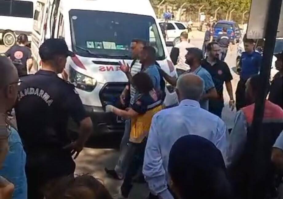 Afyonkarahisar'da, boşanma aşamasındaki eşi K.T. ve ailesinden 4 kişiyi parkta