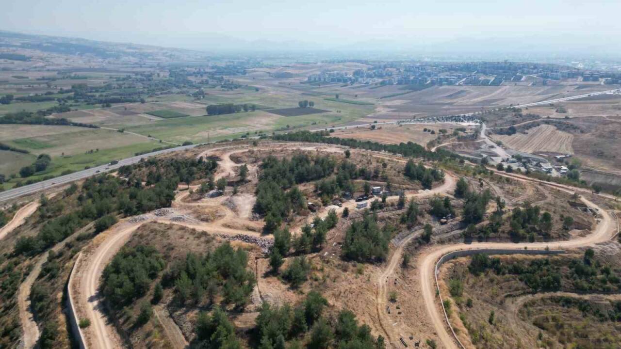 İnegöl Belediyesi, 452 dönümlük alanda Millet Bahçesi inşa ediyor. Altyapı