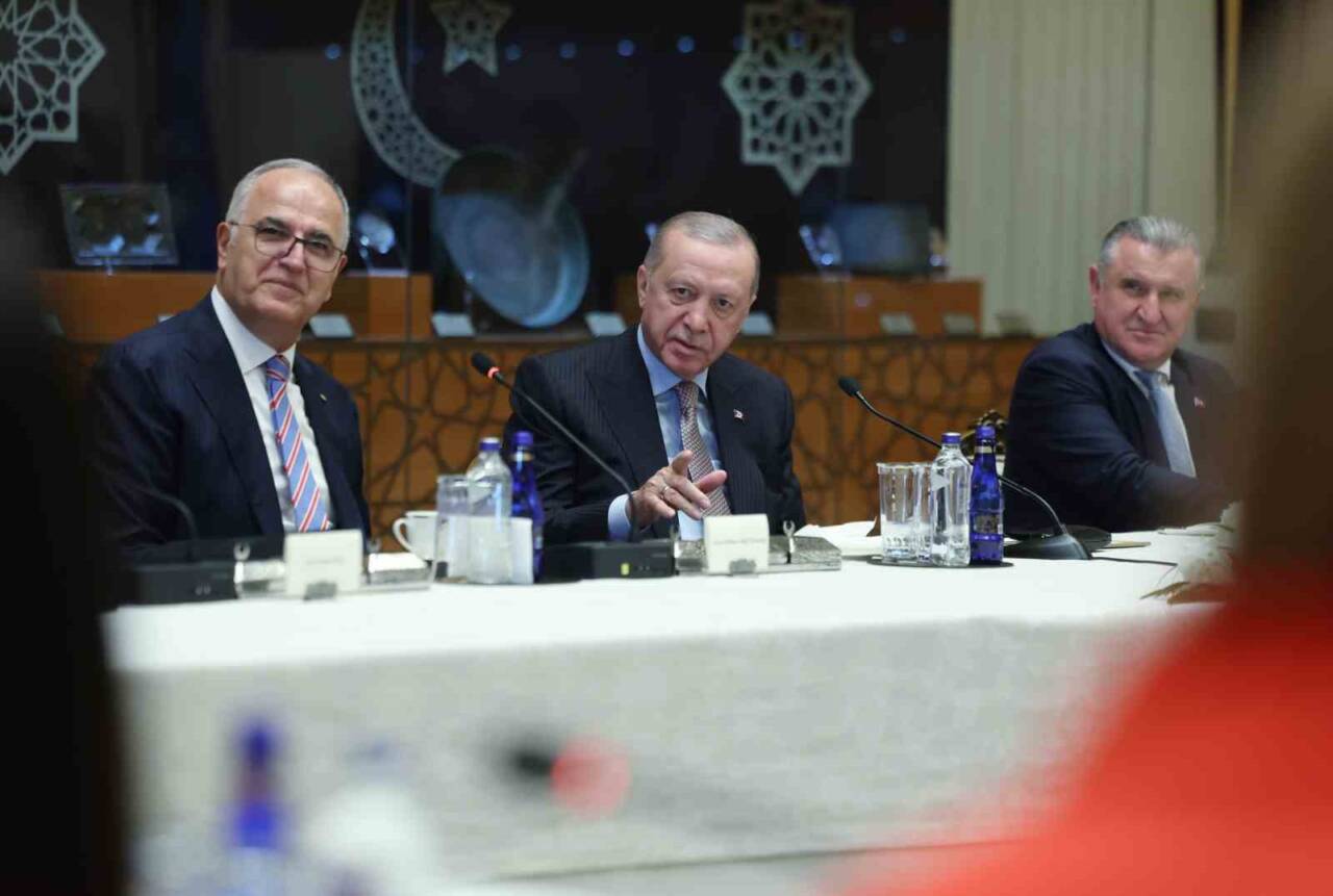 Cumhurbaşkanı Recep Tayyip Erdoğan, Bangkok'ta 2025 FIVB Dünya Şampiyonası'nda gümüş