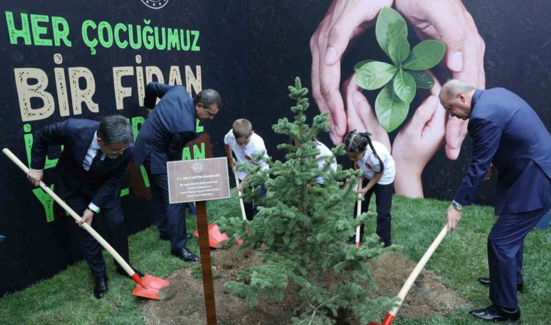 Cumhurbaşkanı Recep Tayyip Erdoğan, Bahçelievler Mümtaz Turhan Sosyal Bilimler Lisesi'nde