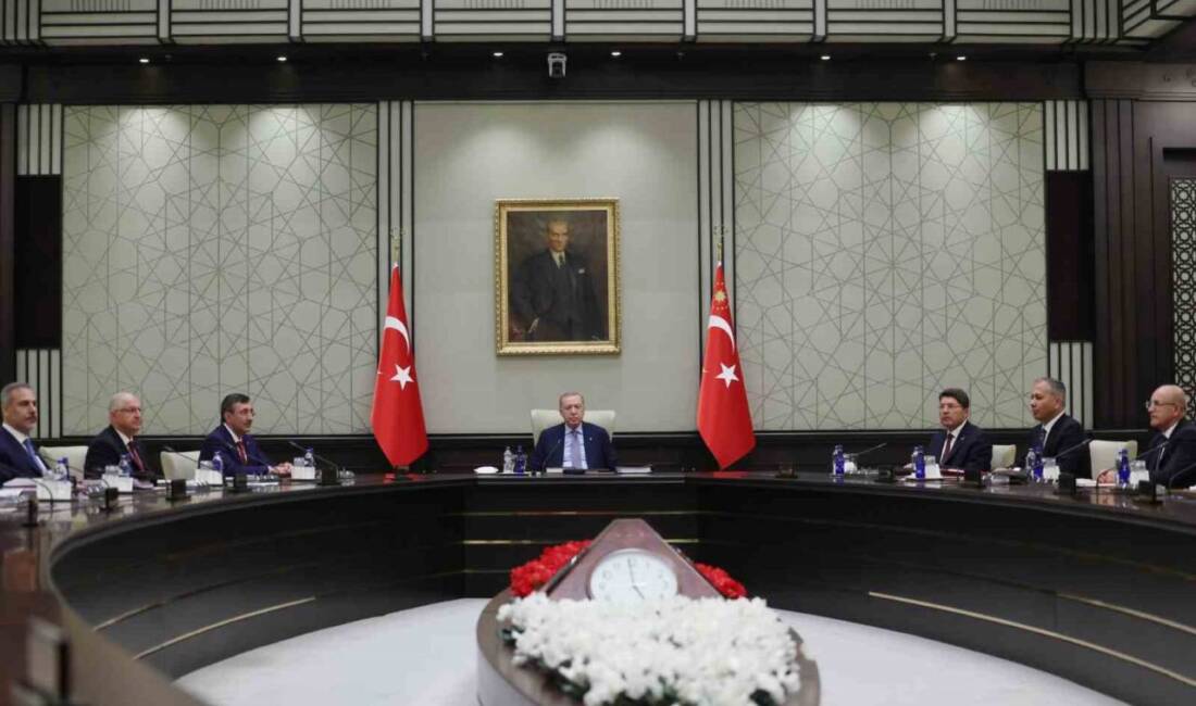 Cumhurbaşkanı Recep Tayyip Erdoğan, Cumhurbaşkanlığı Külliyesi'nde Milli Güvenlik Kurulu'nu topladı.