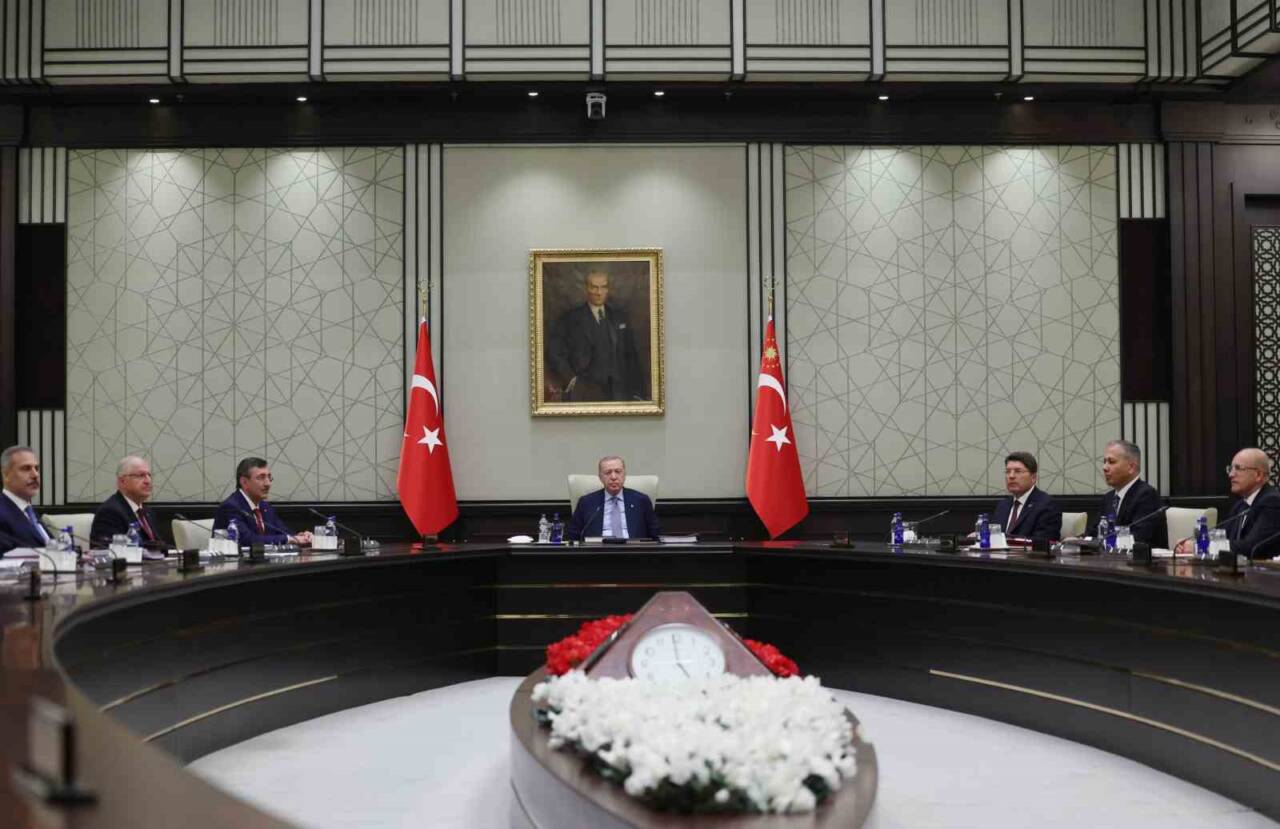 Cumhurbaşkanı Recep Tayyip Erdoğan, Cumhurbaşkanlığı Külliyesi'nde Milli Güvenlik Kurulu'nu topladı.