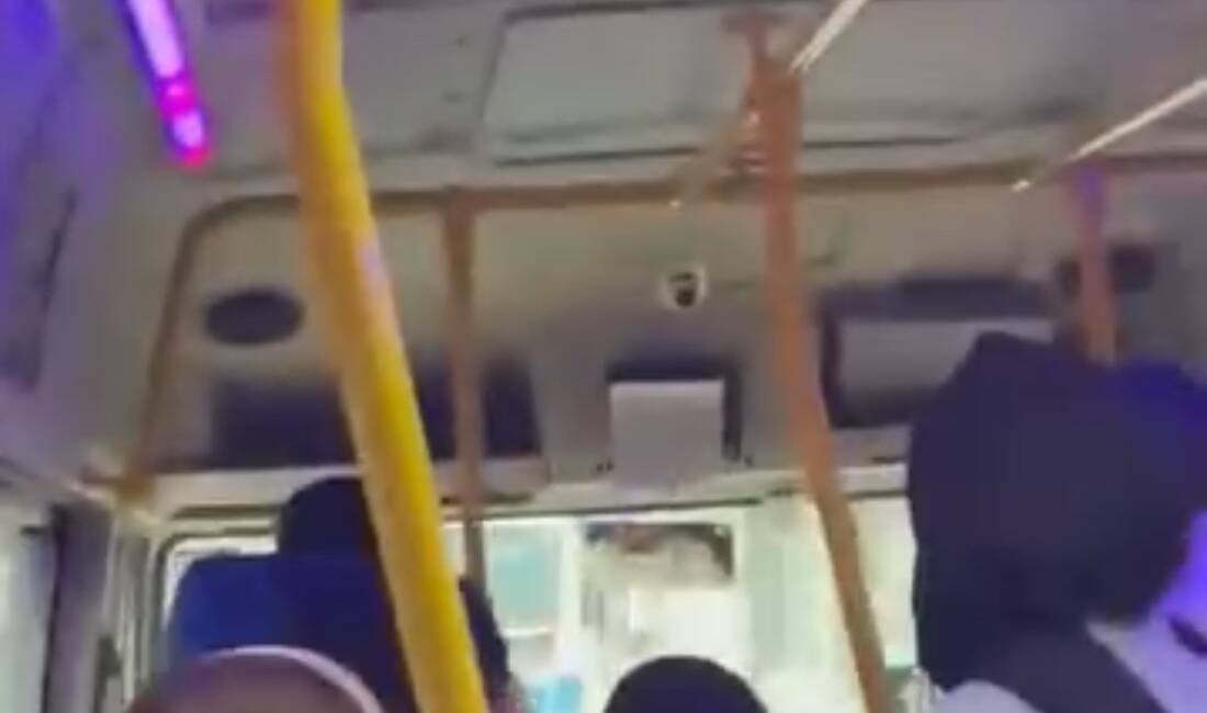 Bursa'nın Yıldırım ilçesinde bir minibüs şoförünün takip mesafesini korumadan agresif