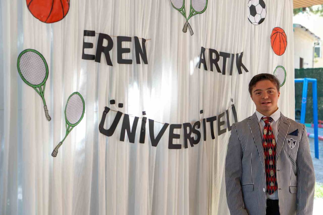 Manisa'da down sendromlu Eren Vural, eğitim gördüğü Gündüz Bakım ve