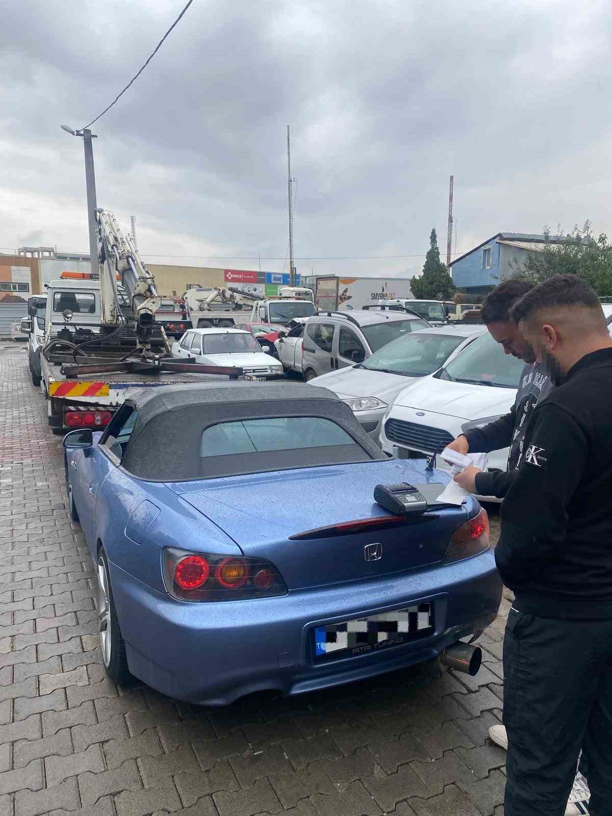 Kocaeli'de düğün konvoyunda D-130 karayolunu kapatarak drift atan sürücüye 50