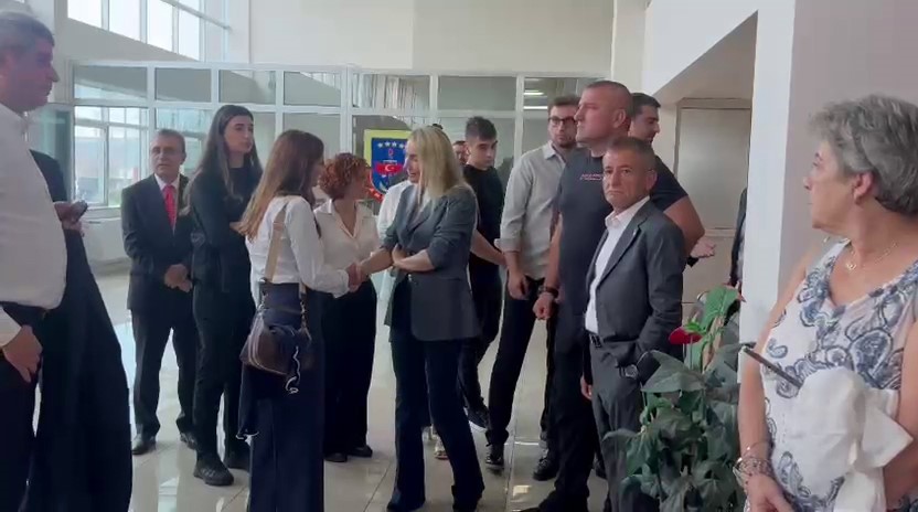 İstanbul Büyükşehir Belediye Başkanı Ekrem İmamoğlu'nun sahte diploma iddiaları nedeniyle