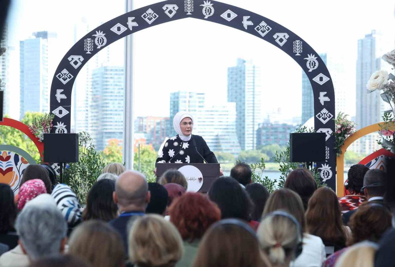 Emine Erdoğan, BM Genel Kurulu'nda lider eşlerine Anadolu'nun zengin kültürünü