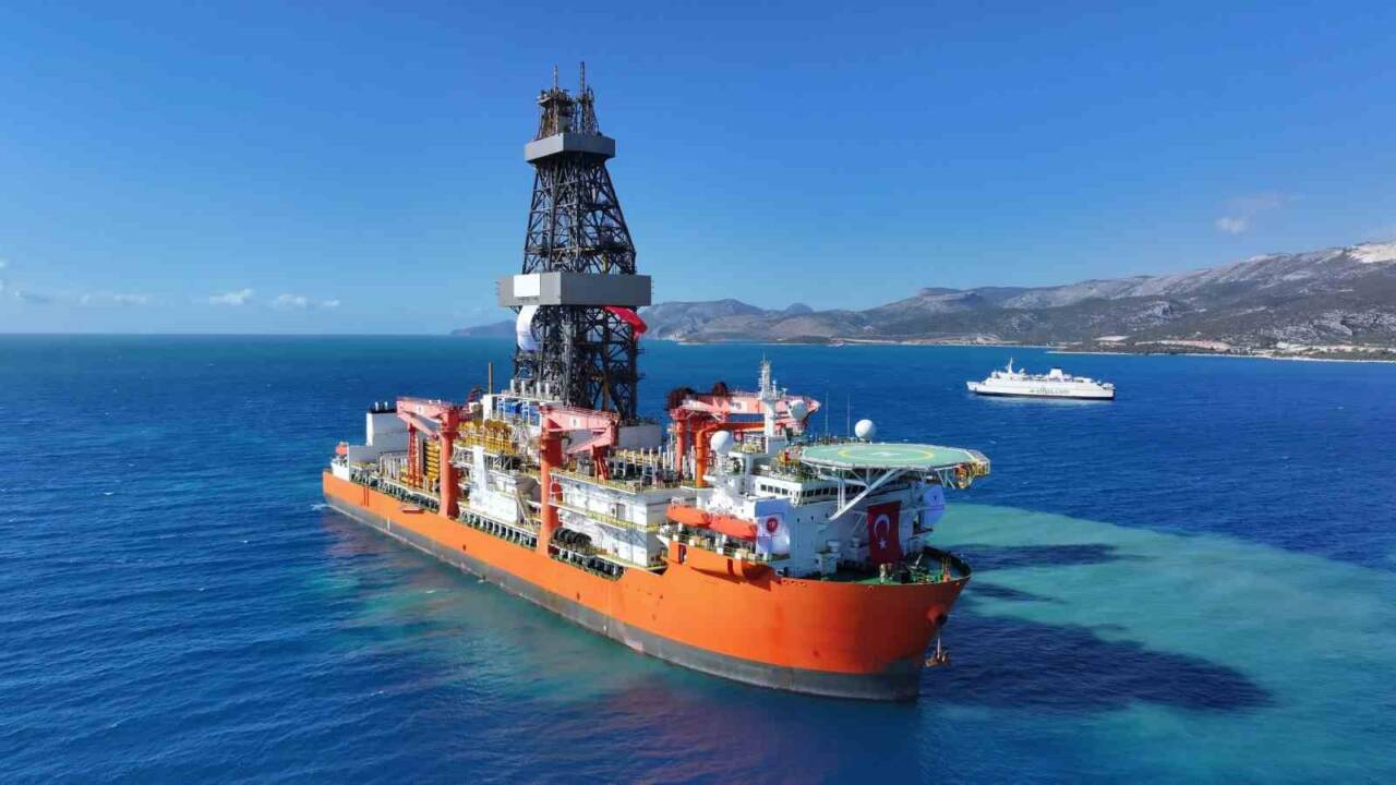 Enerji ve Tabii Kaynaklar Bakanı Alparslan Bayraktar, Türk filosuna eklenen