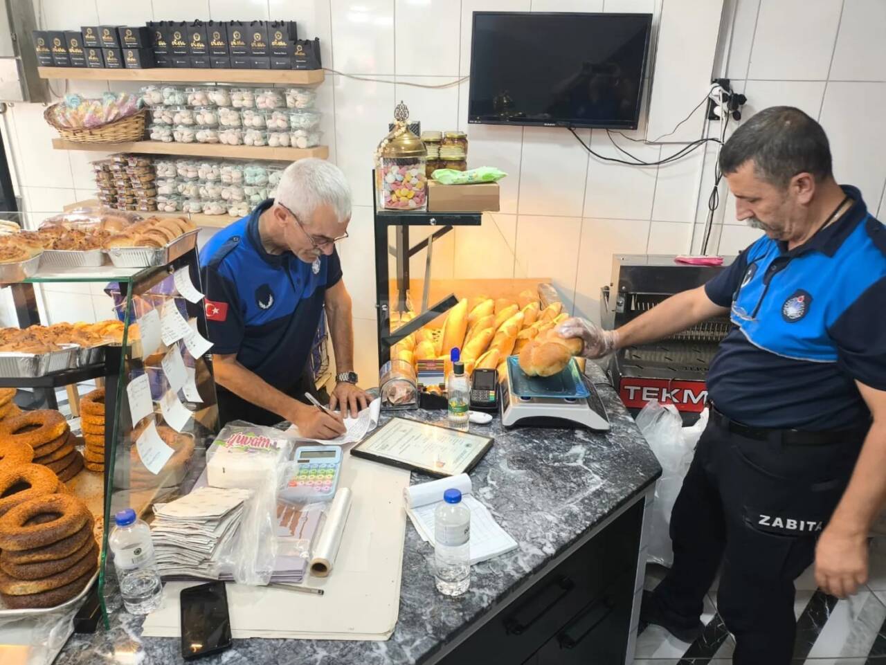 İnegöl Belediyesi Zabıta Müdürlüğü, 117 ekmek fırını ve unlu mamul