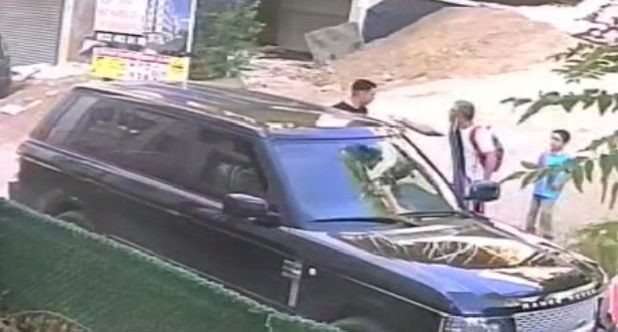 Kocaeli'nin Gebze ilçesinde, lüks cip sürücüsü bir baba ve çocuklarının