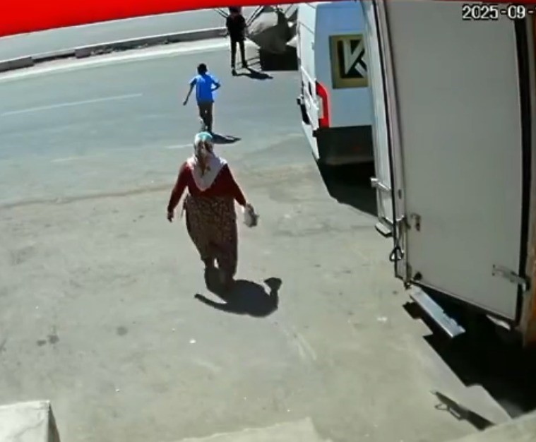 Kahramanmaraş'ta 2 yaşındaki Hatice ve 8 yaşındaki Ali Karagün kardeşler,