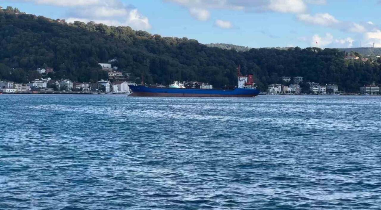 Bandırma'dan Rusya'ya giden ARDA kargo gemisi, İstanbul Boğazı Umuryeri'nde makine