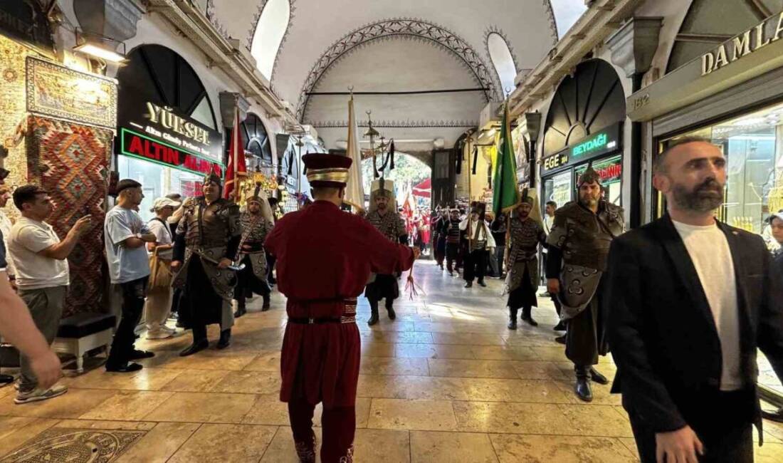 İstanbul Beyazıt Meydanı’nda 38. Ahilik Haftası etkinlikleri düzenlendi. Esnaf, İstanbul