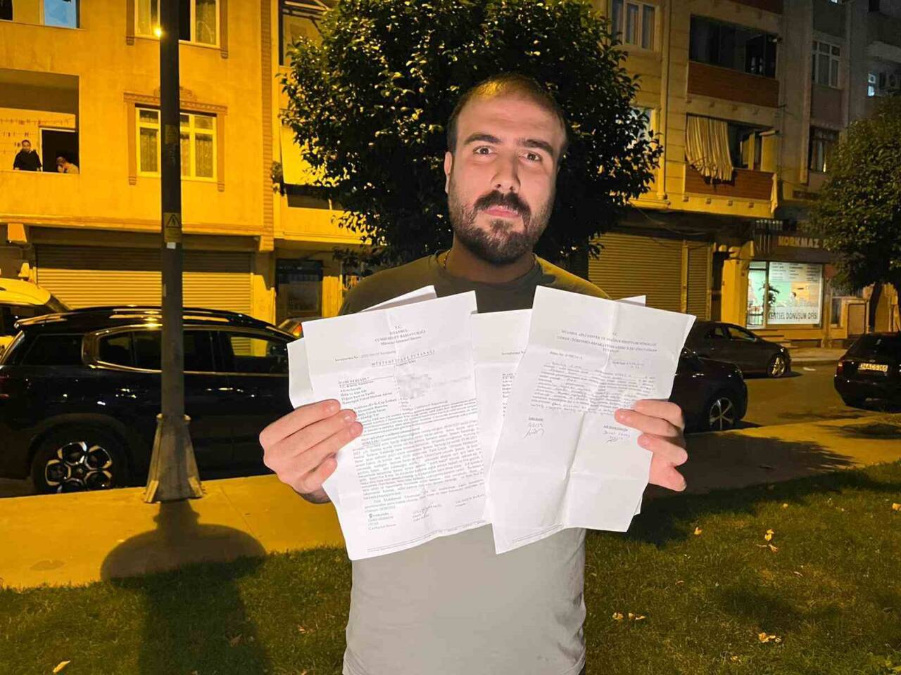 İstanbul'da, boşanma sürecindeki eşi intihar eden Ebubekir Baran, kızıyla görüşmeye