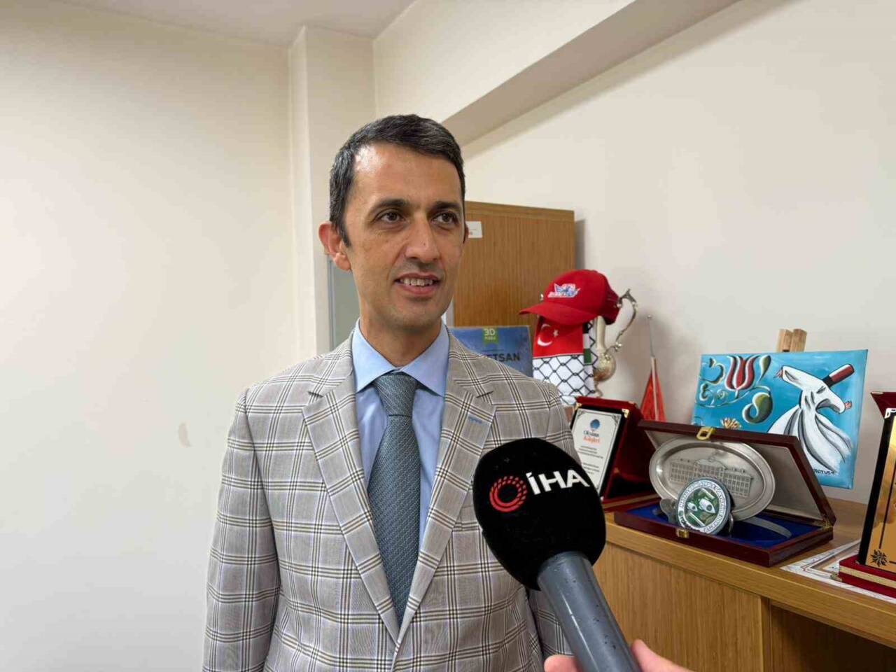 Gazi Üniversitesi Teknoloji Fakültesi Otomotiv Mühendisi Bölüm Başkanı Prof. Dr.